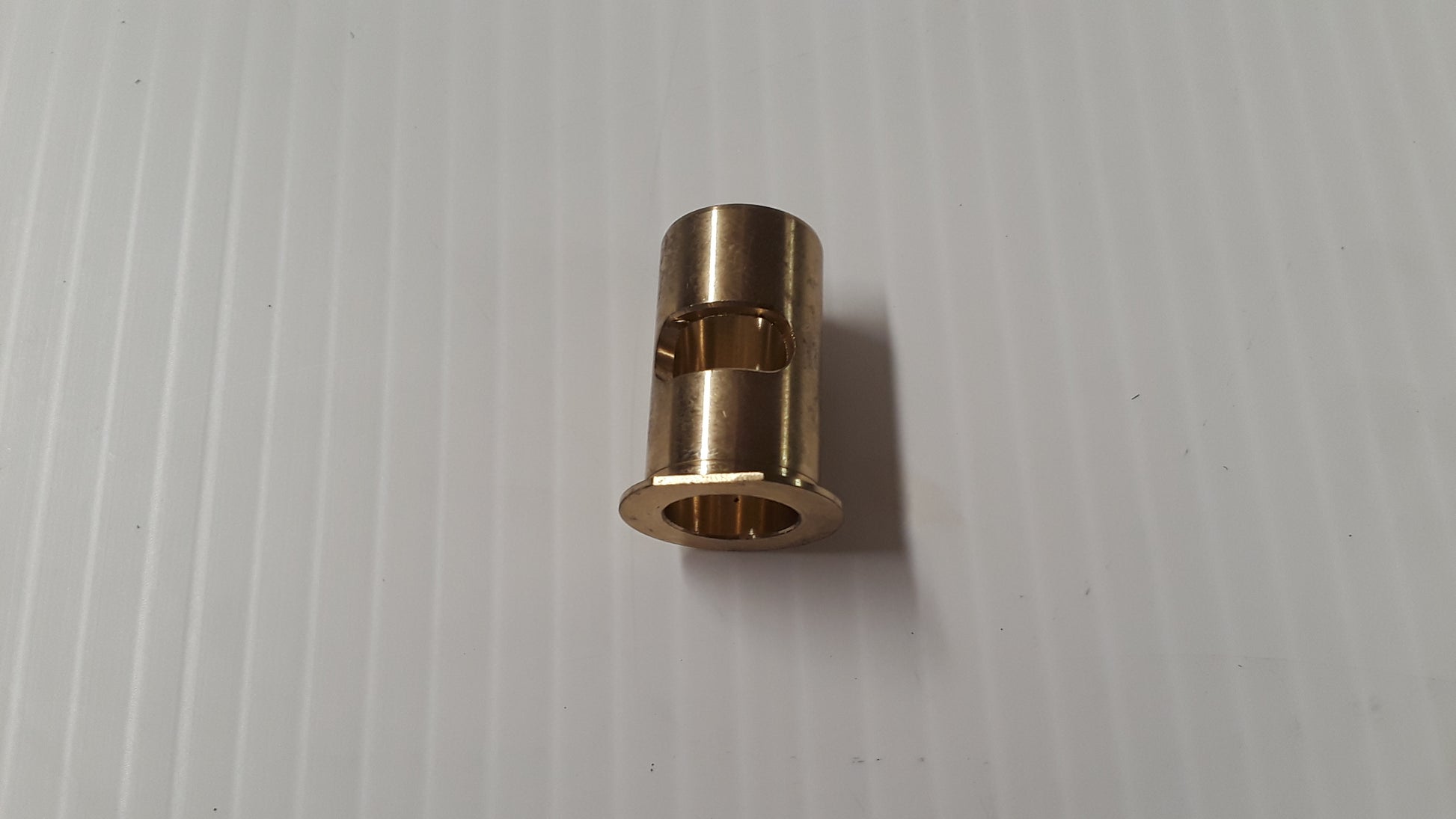 Buje cascaron servo intermedia 5R55W 2000-